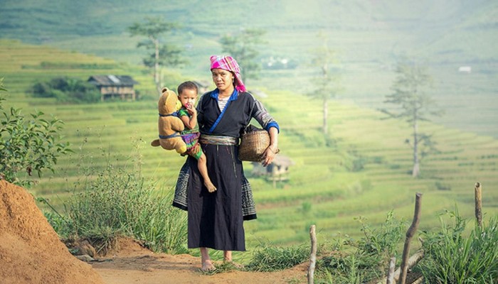 Mẹ bồng con